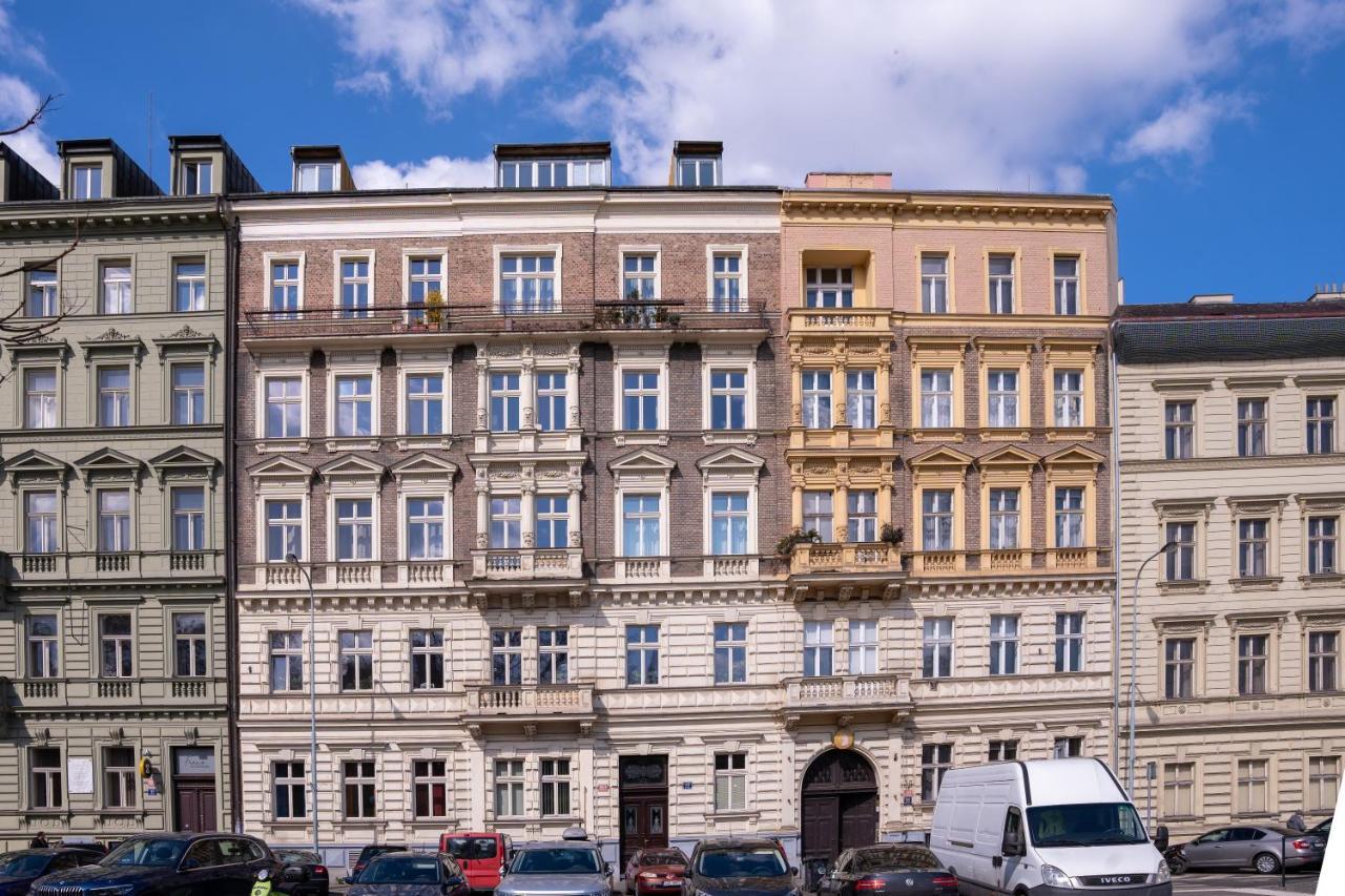 Charme De Provence In Apartamento Praga